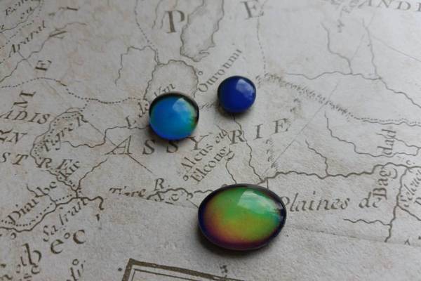 Bagues Qui Changent De Couleur Selon L'humeur couleur-science.eu